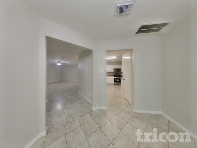 Building Photo - 1111 Chestnut Bough St