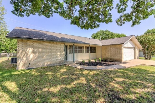 Building Photo - 803 Riverbend Dr