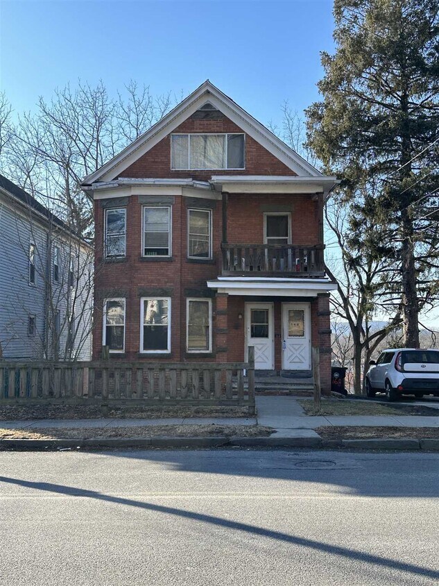 Primary Photo - 168 N Clinton St