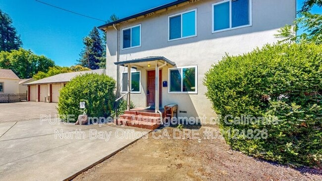 Building Photo - 543 Humboldt St