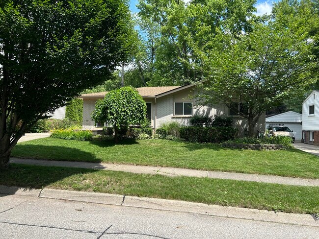 Foto del edificio - 1354 Catalpa Dr