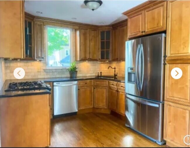 Kitchen - 92 Iris Ave