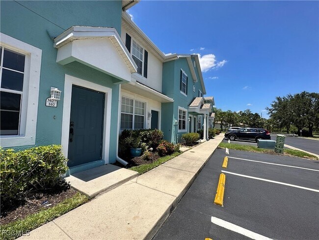 Building Photo - 3627 Pine Oak Cir