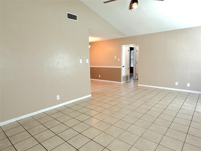 Foto del edificio - 702 Kimberly St