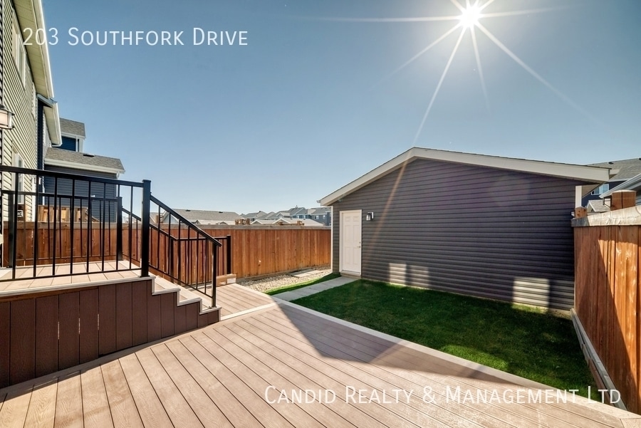 Photo du bâtiment - Three Bedroom Full House for rent