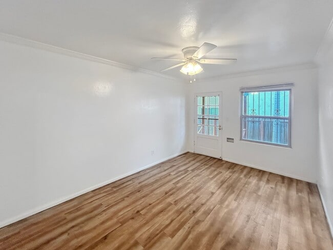 Foto del edificio - Renovated 1B/1BA w/ Walk-In Closet & On-Si...