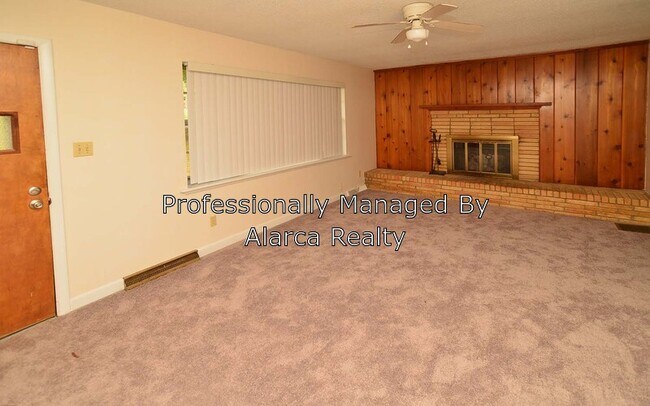Building Photo - 6001 Elmwood Cir