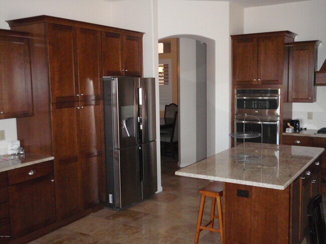 Building Photo - 65473 E Rose Ridge Dr
