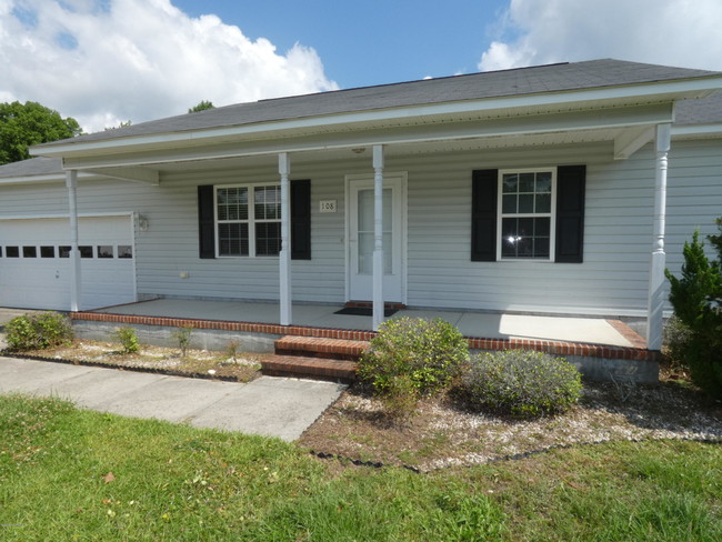 Building Photo - 108 Pear Tree Ln