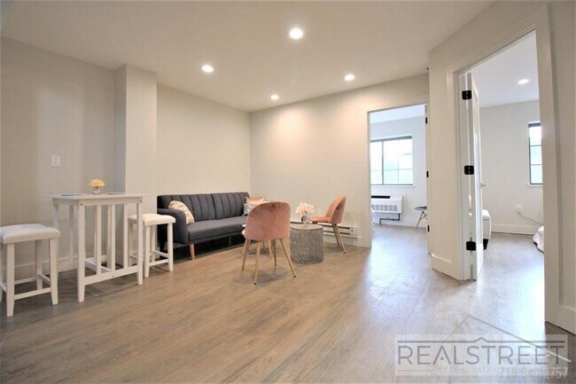 Foto del edificio - Stunning NEW 1 BED in PLG!