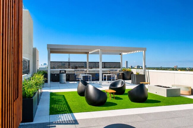 Foto del edificio - 701 Richmond Ave