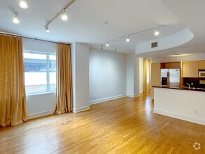 Building Photo - 901 W 9th St