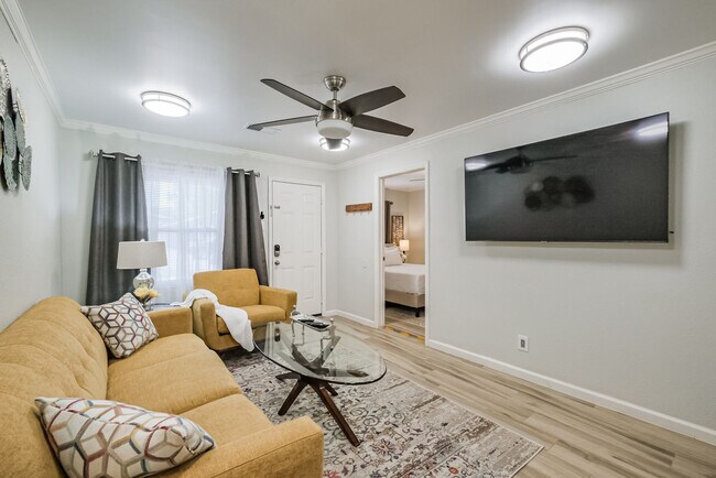 Foto del edificio - 1329 W 21st St
