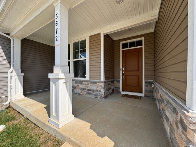 Building Photo - 3672 Isaac Cir