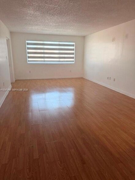 Foto del edificio - 6930 Miami Gardens Dr