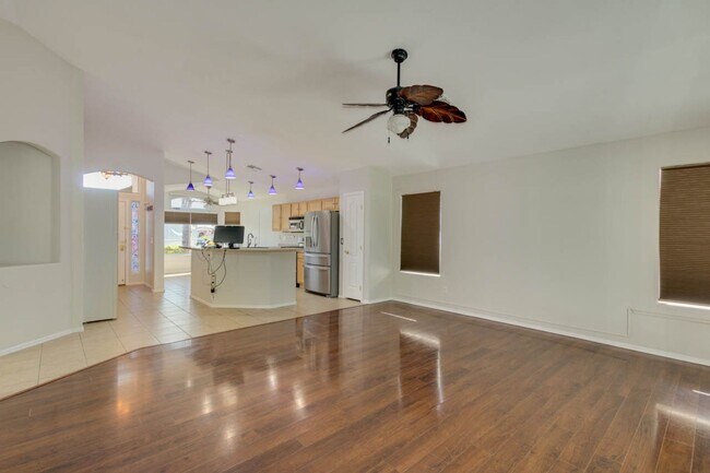 Foto del edificio - New Listing in Peoria