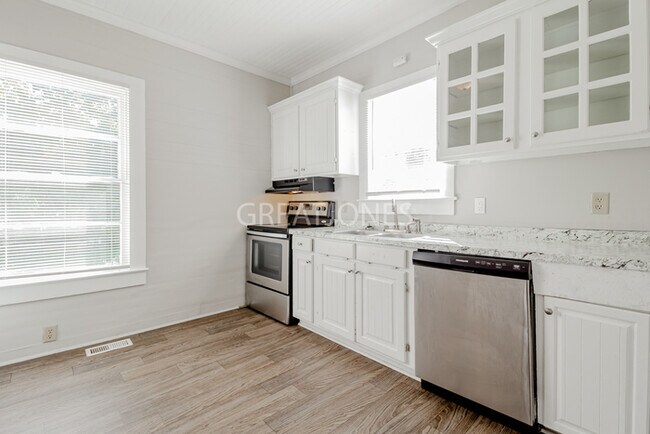 Foto del edificio - Charming 2 bedroom home in Union!