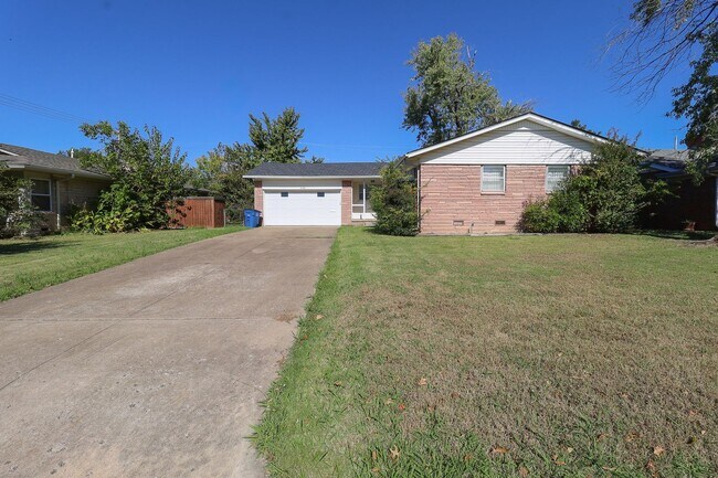 Foto del edificio - 3 Bed Mid-Town Beaut! Available for Immedi...