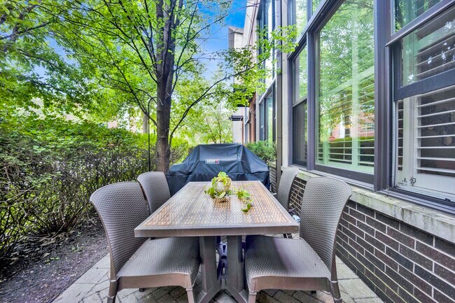 Foto del edificio - 629 W Oak St