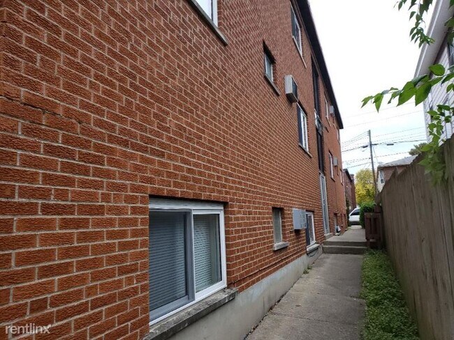 Foto del edificio - 2044 Mills Ave