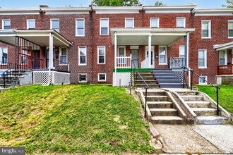 Building Photo - 3223 Elmley Ave