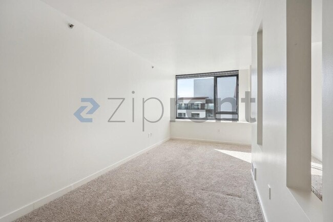 Building Photo - Unit 754
