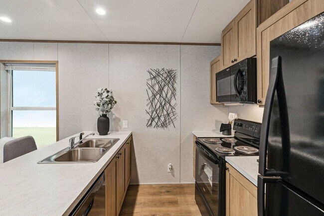Building Photo - 105 Sundale Trailer Ct