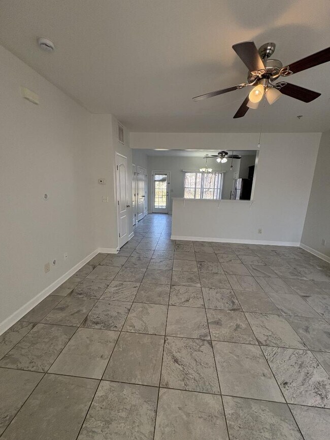 Foto del edificio - 735 Tulip Grove Rd