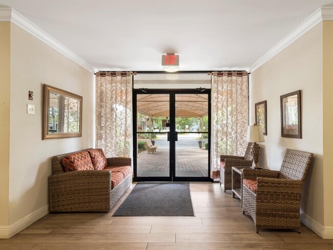 Building Photo - 4030 W Palm Aire Dr