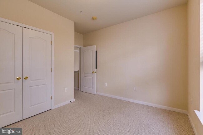 Building Photo - 9710 Handerson Pl