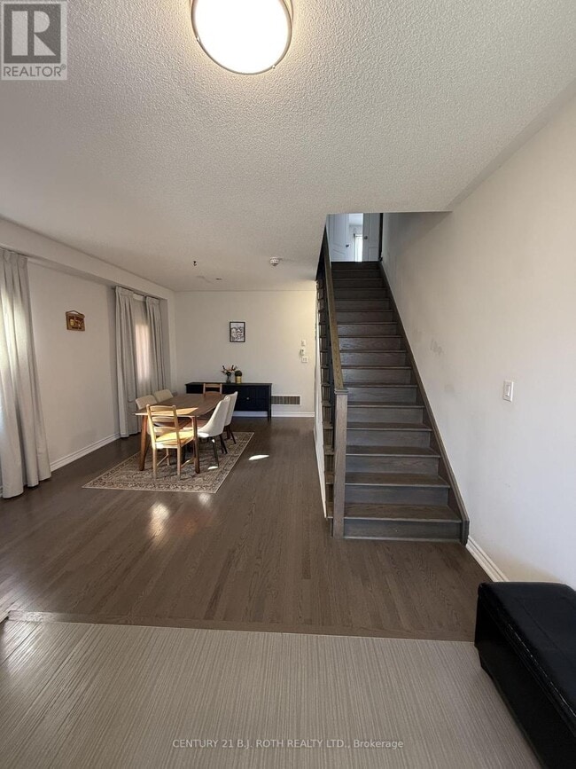 Building Photo - 67 Megan Crescent