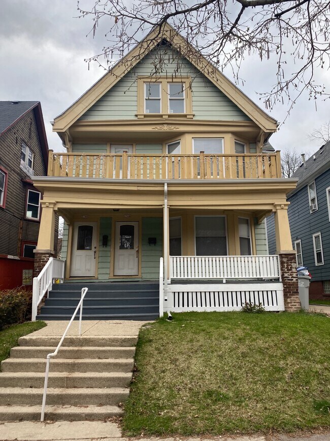 Foto del edificio - 2744 N Murray Ave