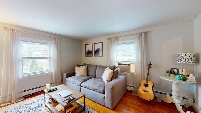 Building Photo - 709 Boylston St