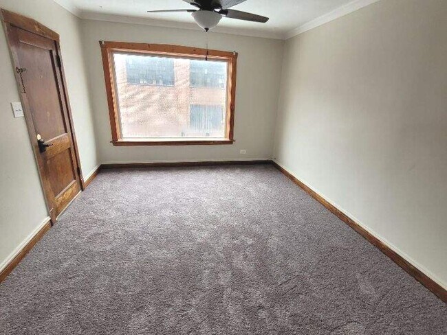 Foto del edificio - 1006 S Menard Ave