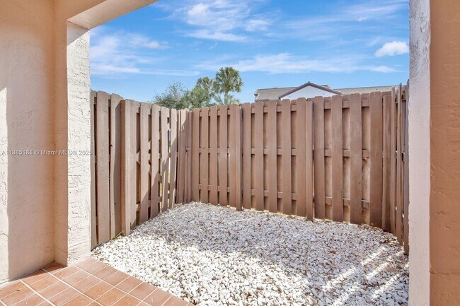 Foto del edificio - 8999 SW 123rd Ct