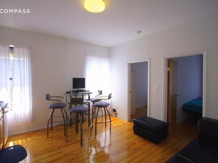 Foto principal - 1741 1st Avenue