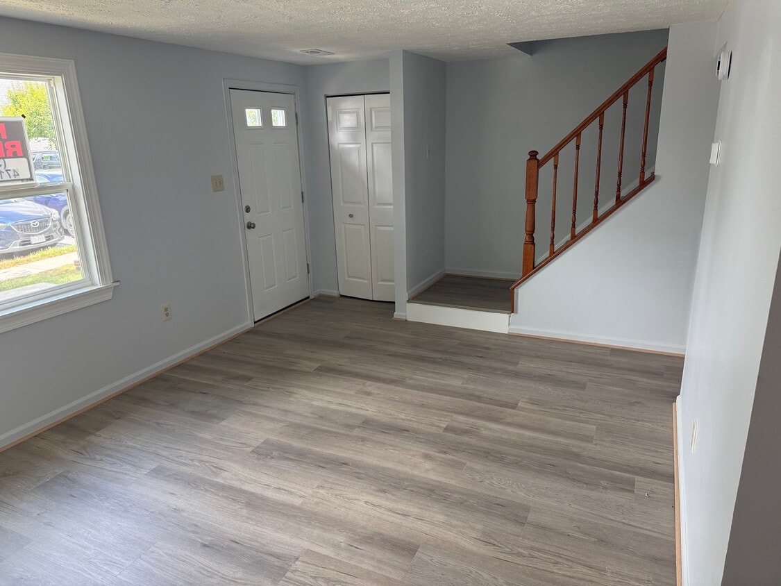 Family Room - 6713 Kernel Ct
