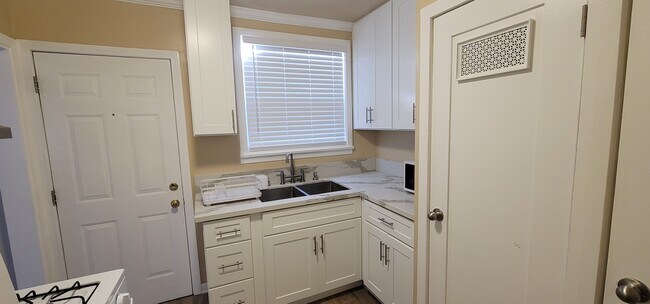 Foto del edificio - 2016 W 35th St