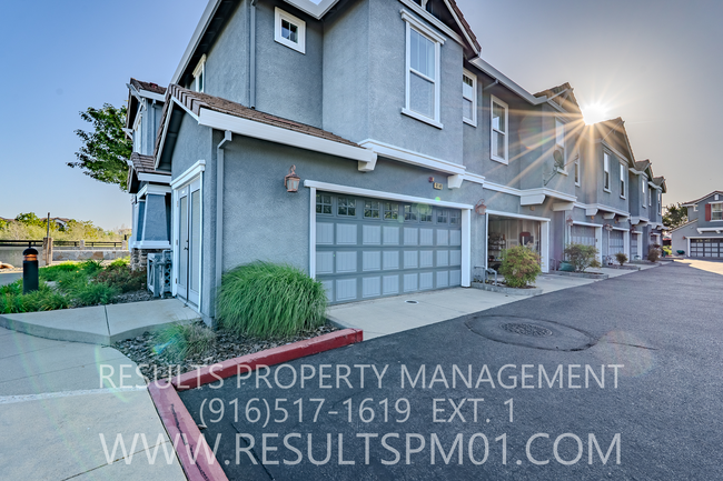 Foto del edificio - Beautiful Townhome in Rocklin Available Now!