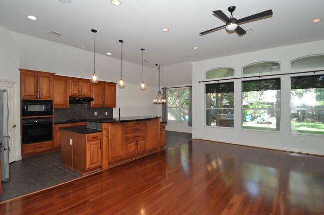 Foto del edificio - Awesome Backyard! Exemplary Round Rock schools! Appliances and TV Included