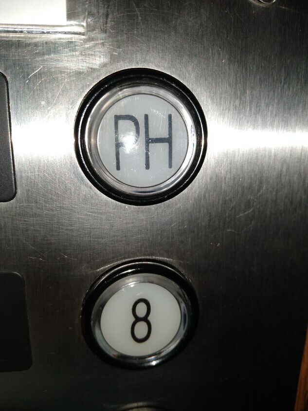 Primary Photo - Amazing Penthouse 2 Bedroom 2 Bath With Mo...