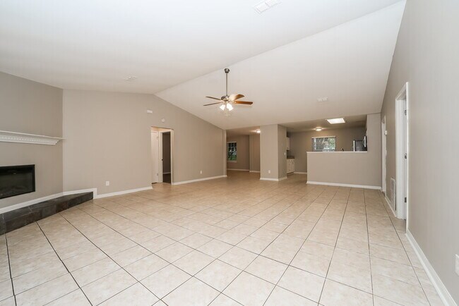 Foto del edificio - 4782 Cinnamon Fern Dr