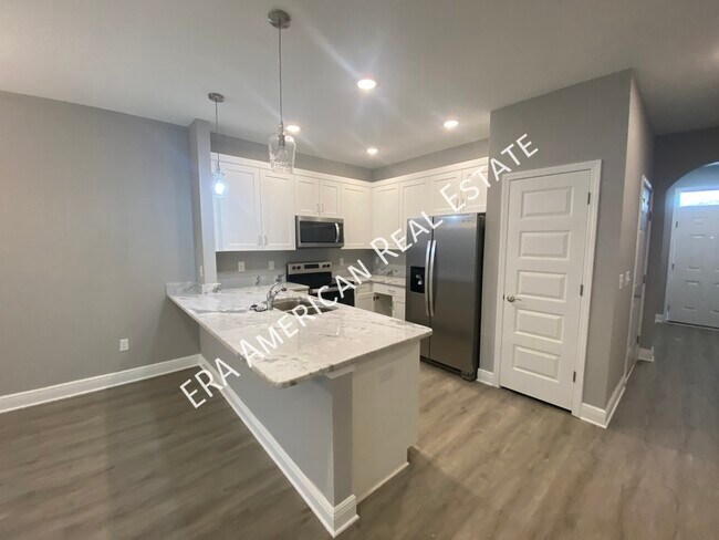 Building Photo - Townhome close to Hurlburt Field AFB