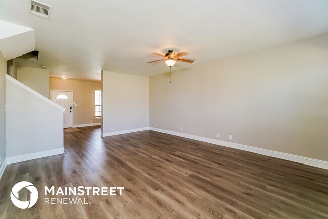 Foto del edificio - 5671 Midcrown Dr