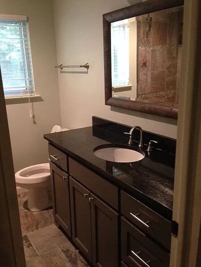 Foto del edificio - Available August 1st!  3-Bedroom, 1-Bathroom Home, Near Downtown Fayetteville