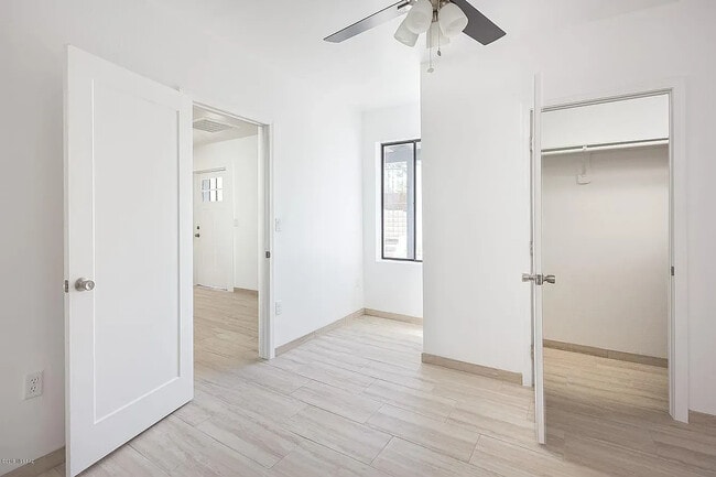 Building Photo - 502 W 17th St