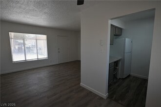 Building Photo - 378 N 13th St