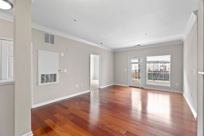 Building Photo - 4860 Eisenhower Ave