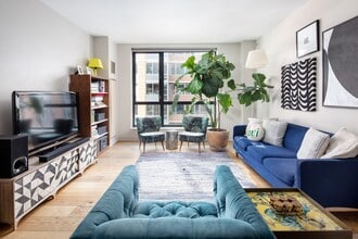 Building Photo - 540 W 28th St