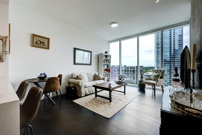 Foto del edificio - 301 West Ave